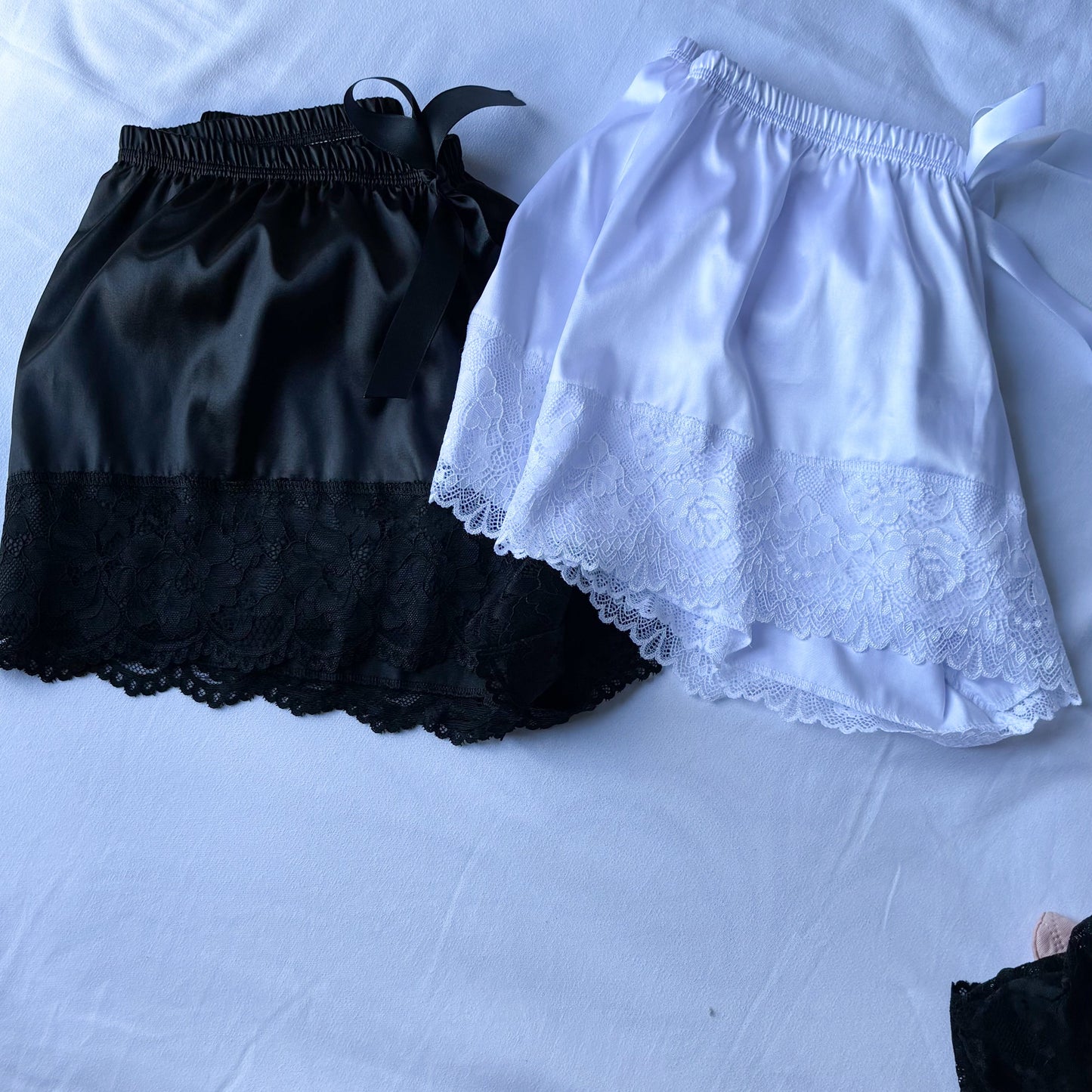 Short Cetim Preto