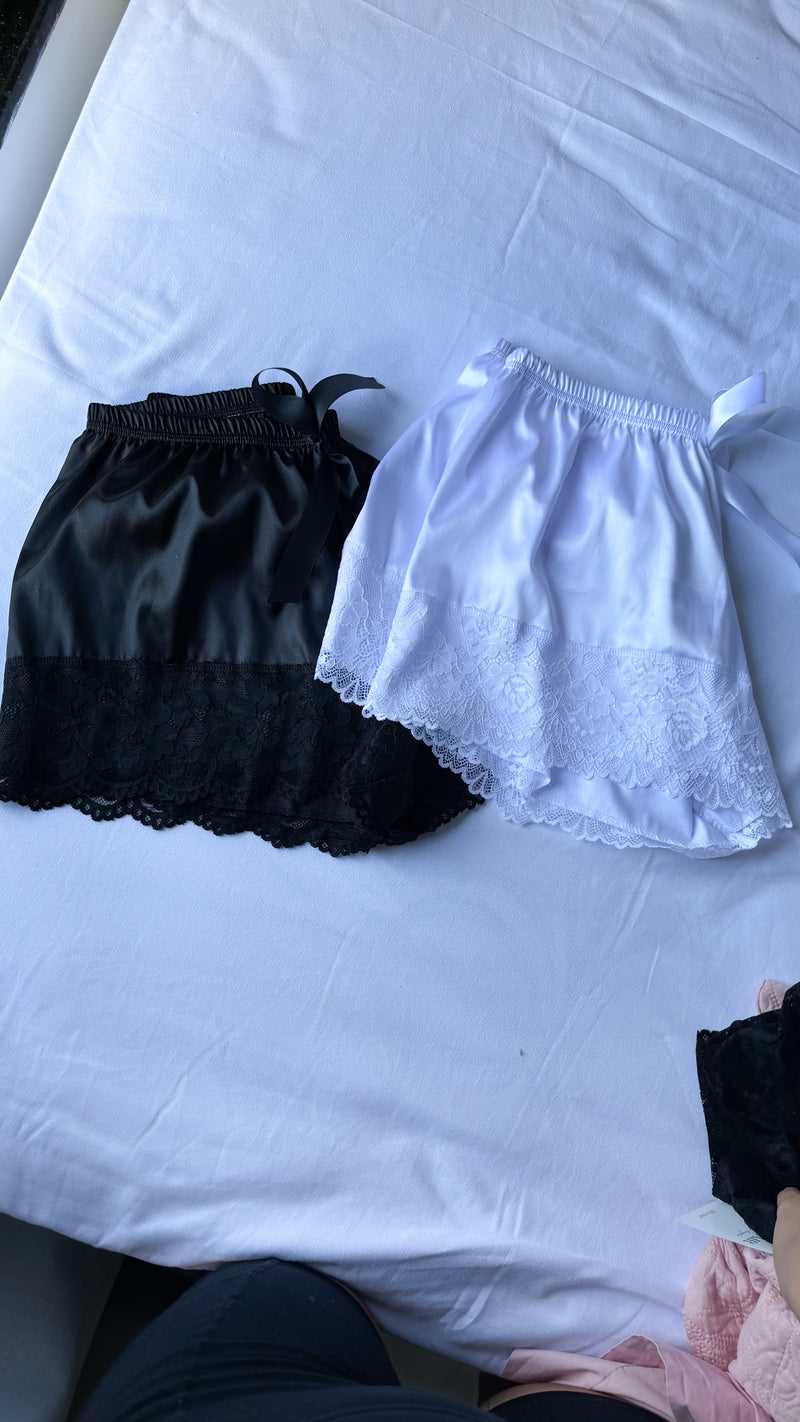 Short Cetim Preto